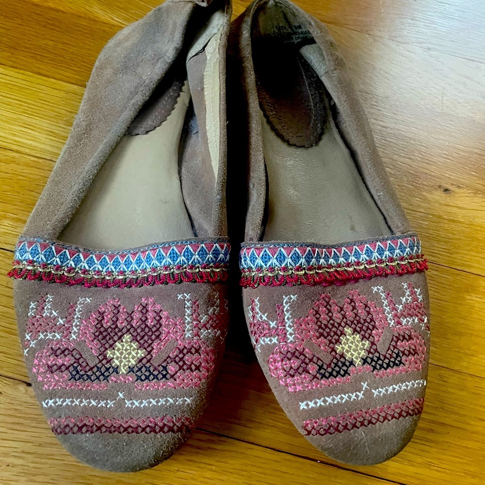 Sundance Flats size 9